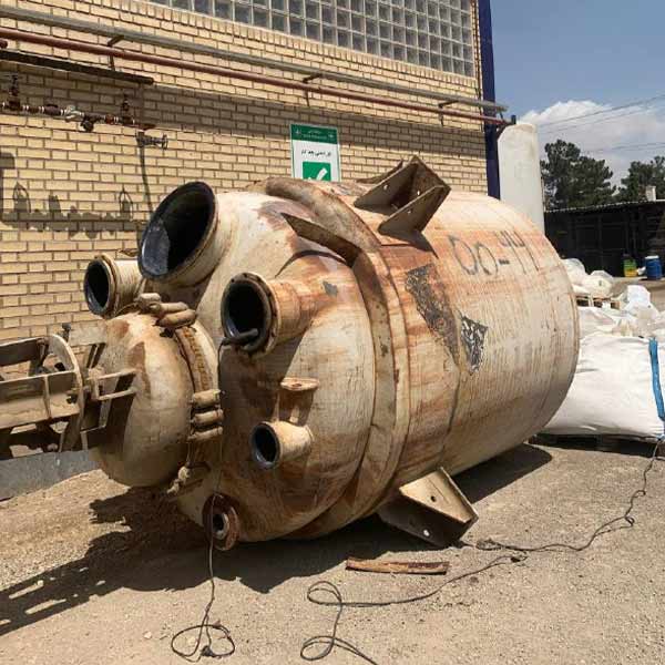 احیای رآکتور گلس لاین ۵۰۰۰ لیتری در محوطه کارخانه
